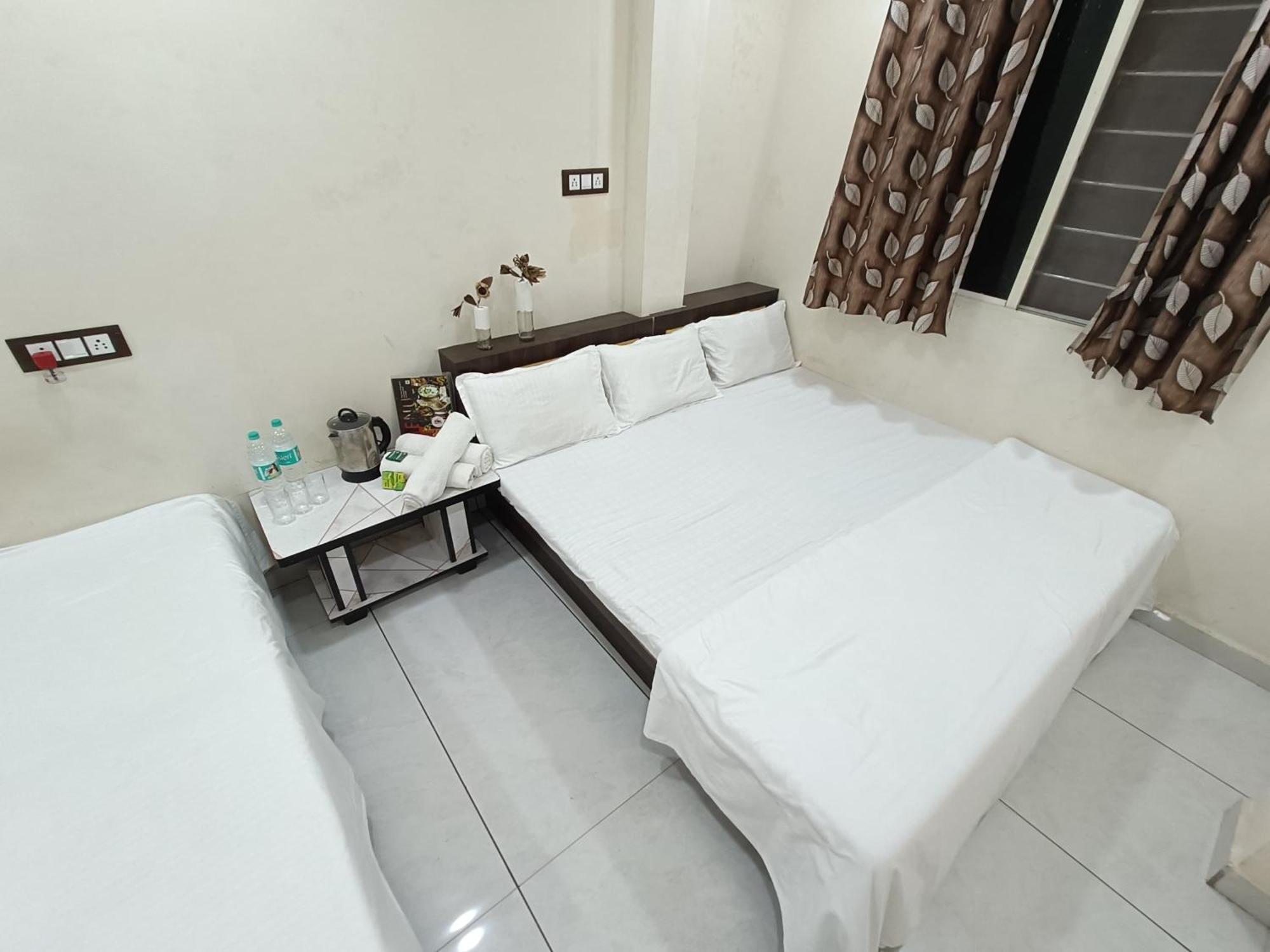 Treebo Yatri Grah Kshipra T Hotel Ujjain Exterior foto